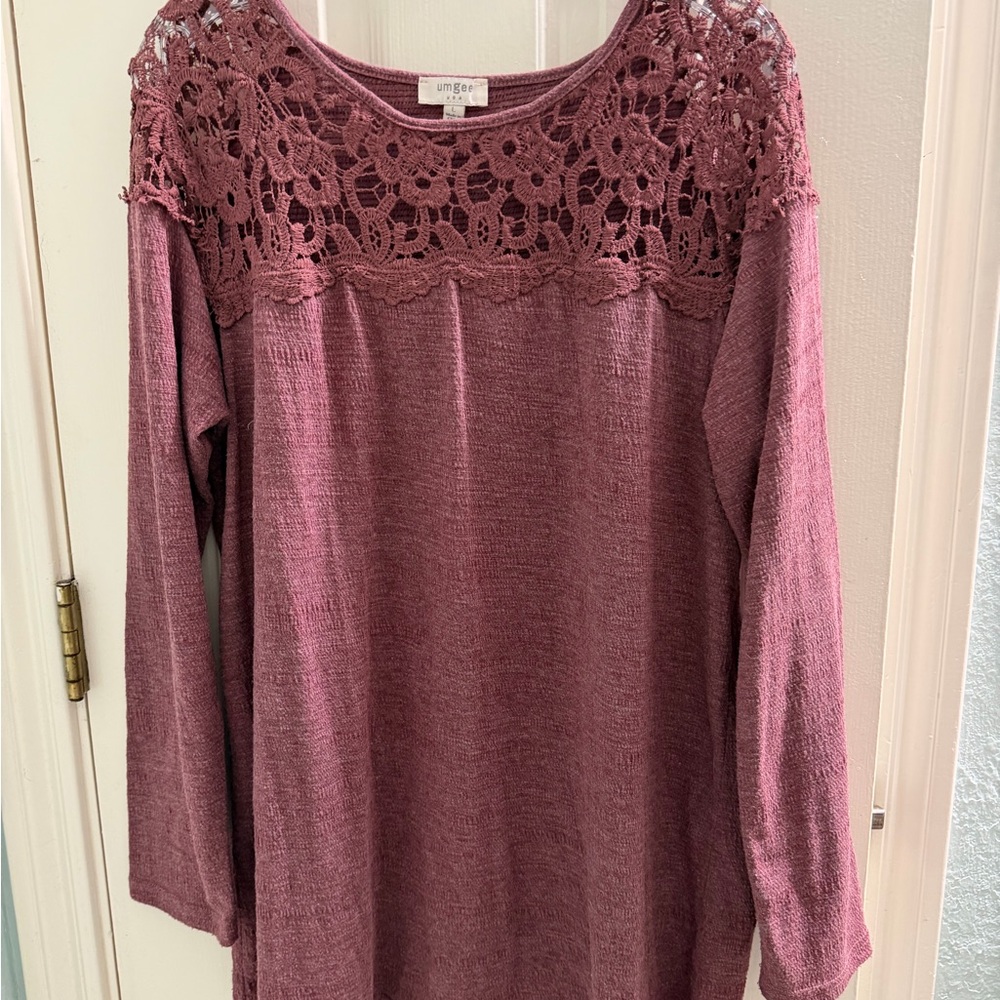 Umgee Mauve Crochet Accent Blouse
